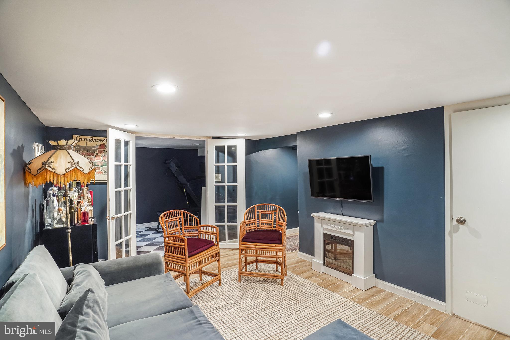 HILLWOOD - Residential