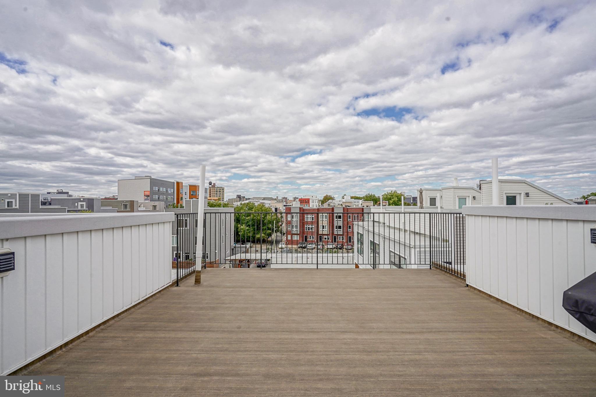 EAST KENSINGTON - Residential