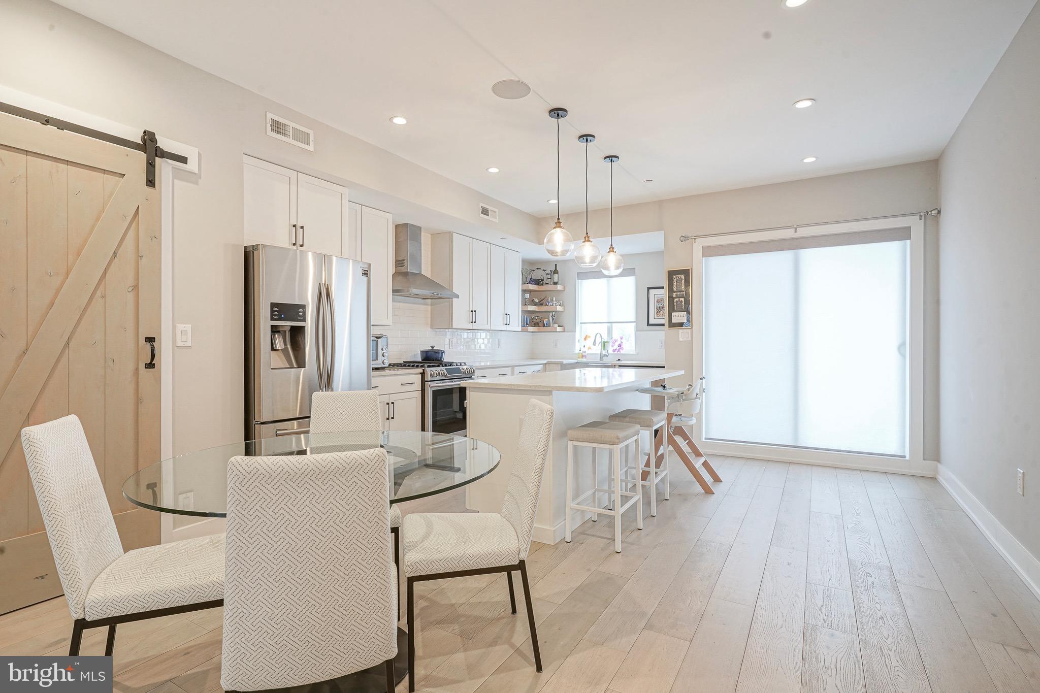 EAST KENSINGTON - Residential