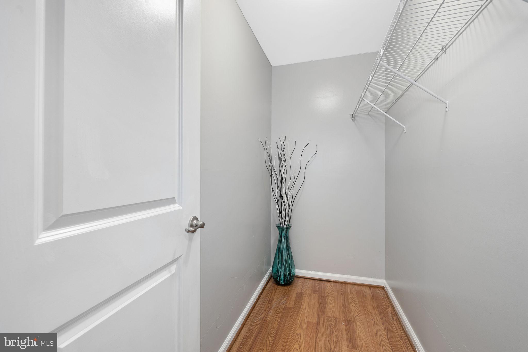 GOVERNORS ROW - Residential