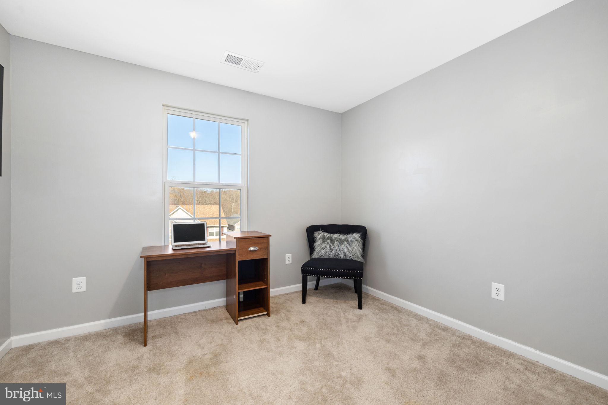 GOVERNORS ROW - Residential