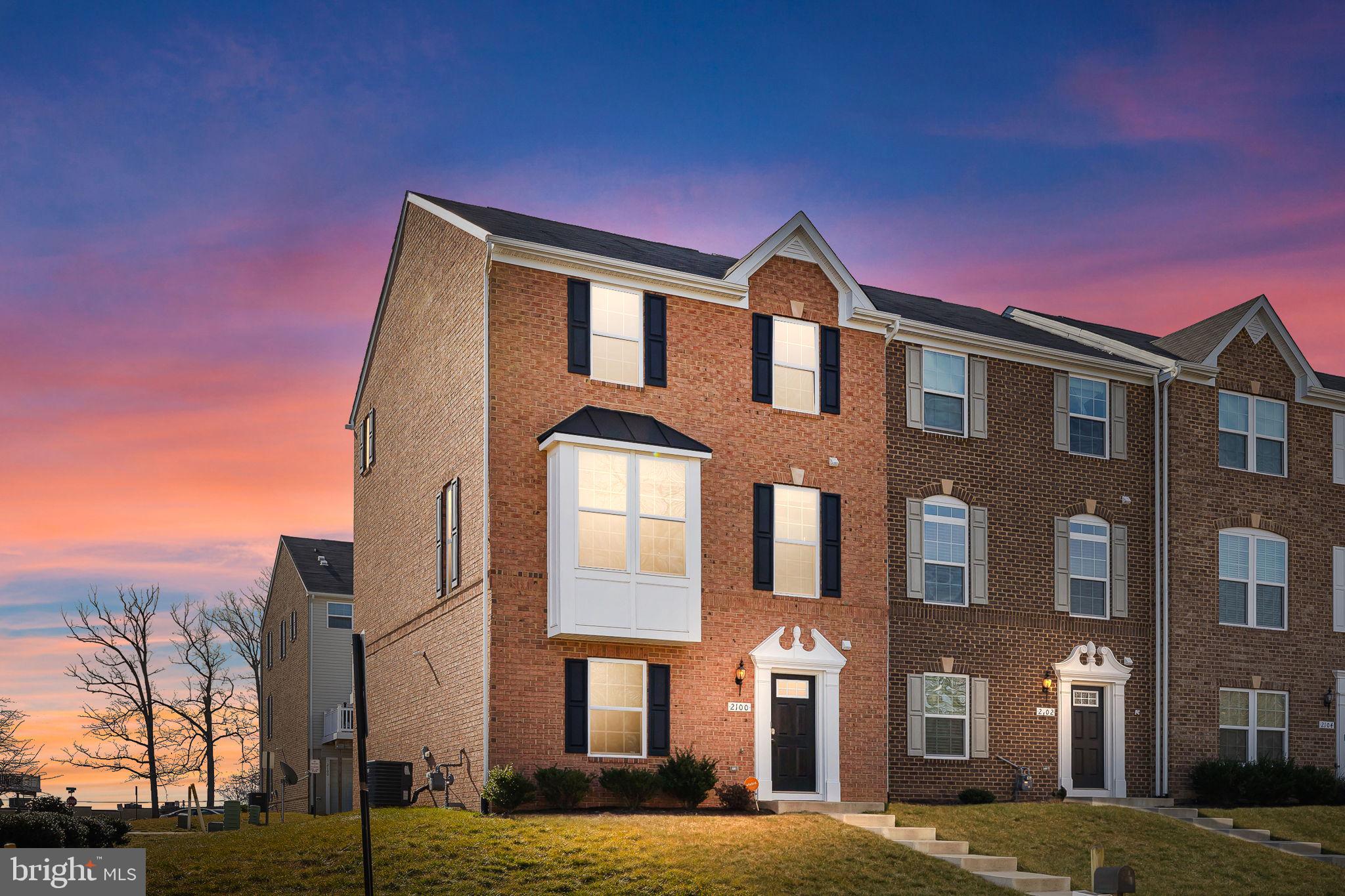 GOVERNORS ROW - Residential