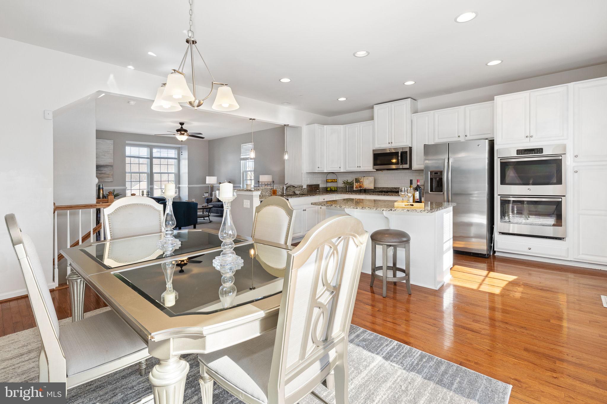 GOVERNORS ROW - Residential