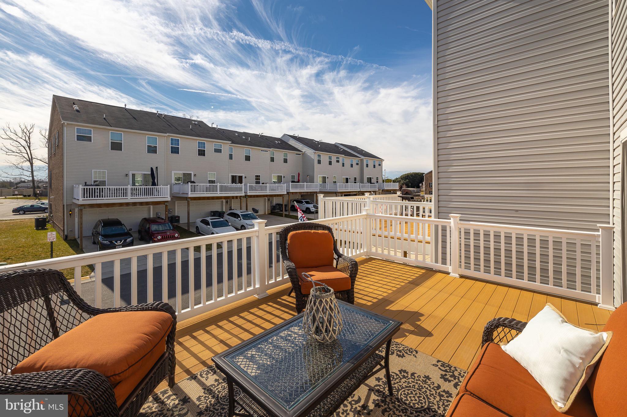 GOVERNORS ROW - Residential