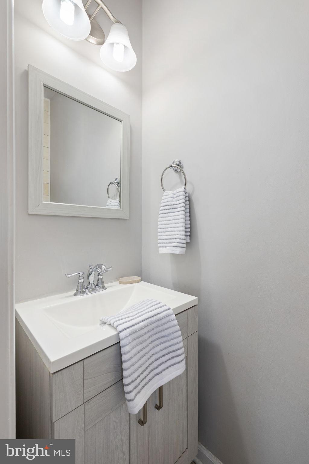 GOVERNORS ROW - Residential