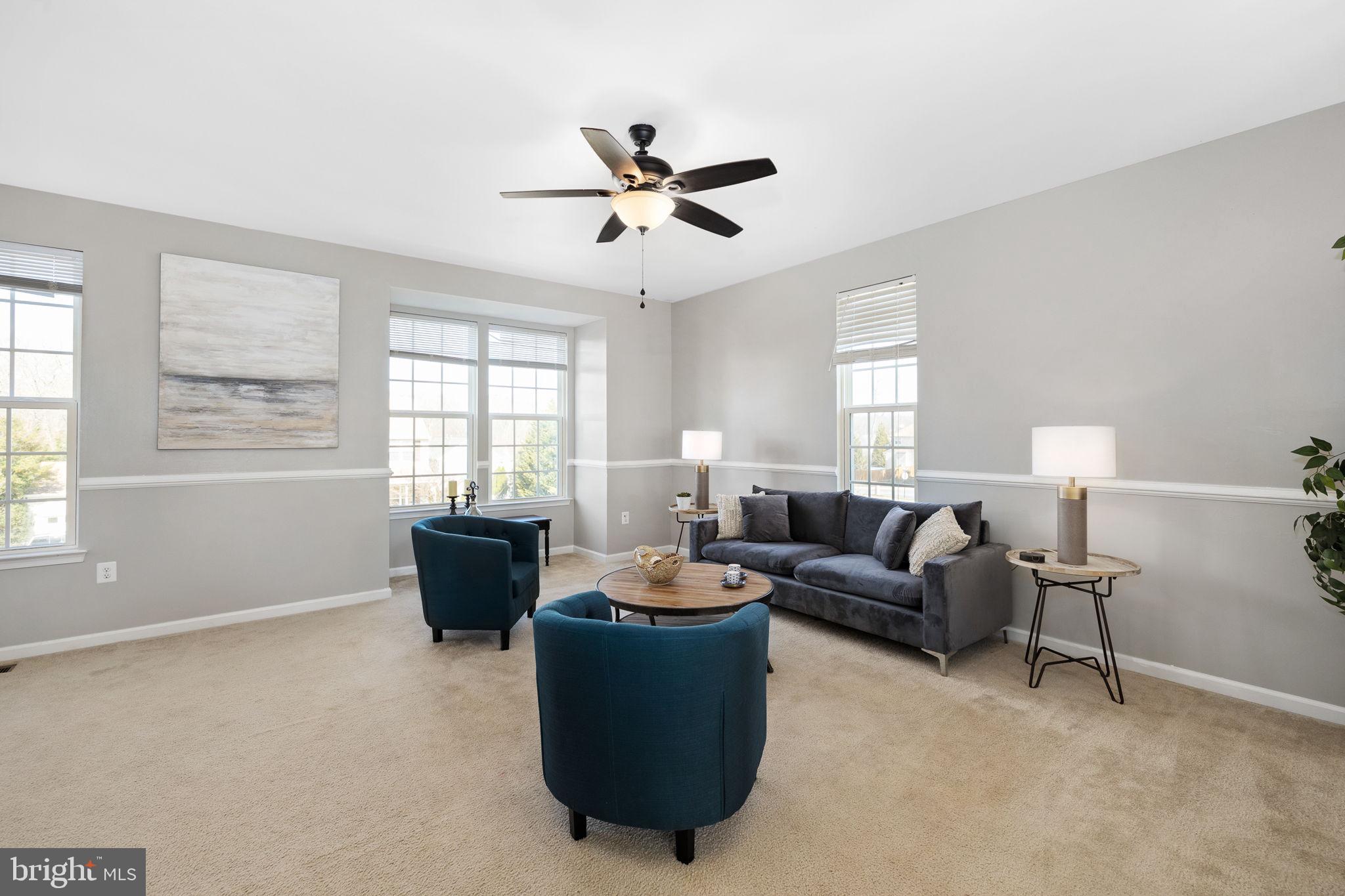 GOVERNORS ROW - Residential