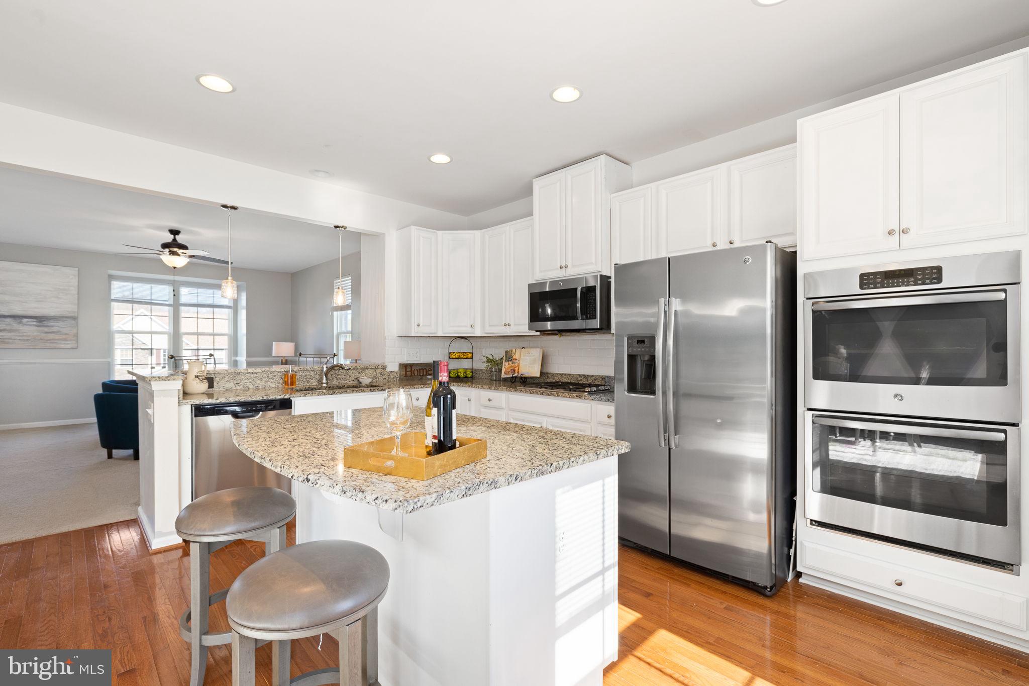 GOVERNORS ROW - Residential