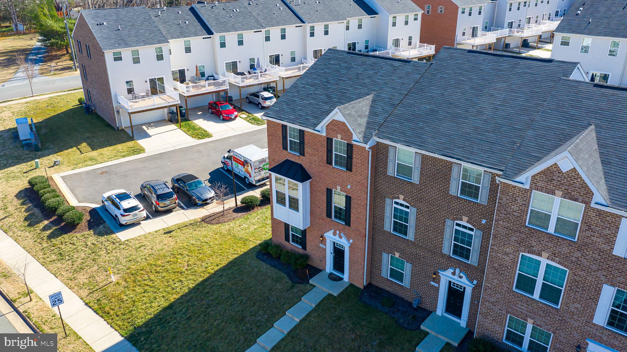 GOVERNORS ROW - Residential