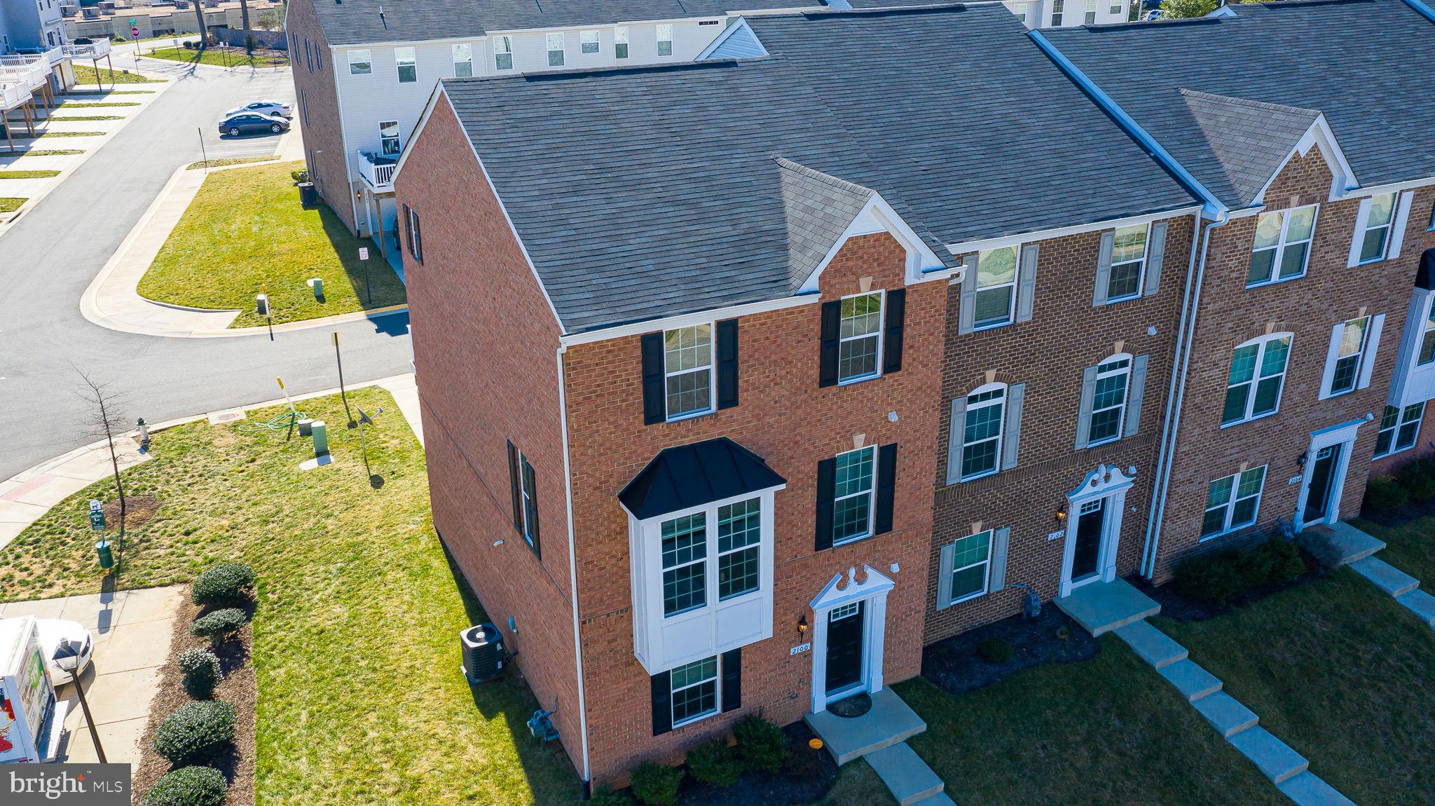 GOVERNORS ROW - Residential