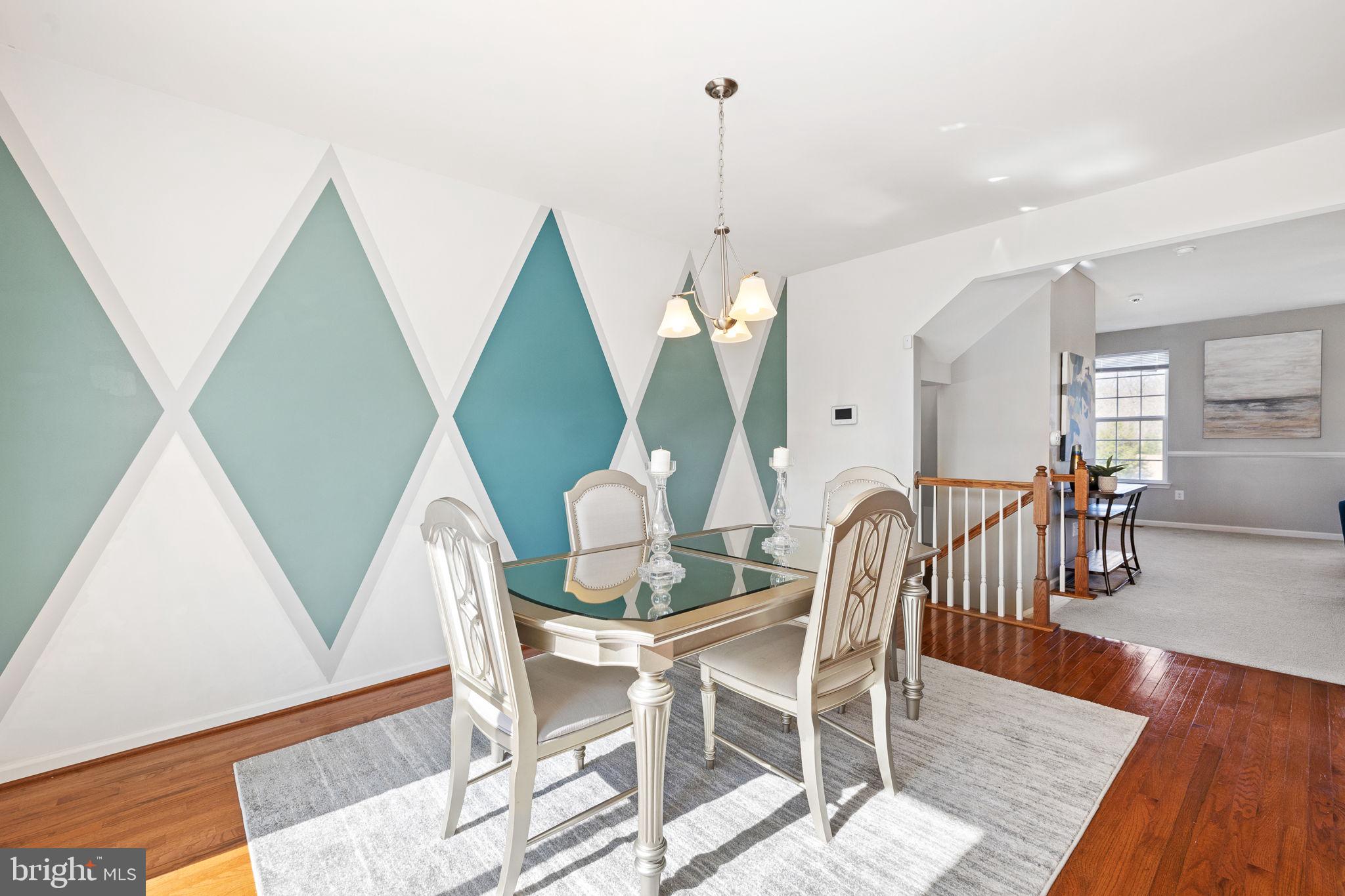 GOVERNORS ROW - Residential