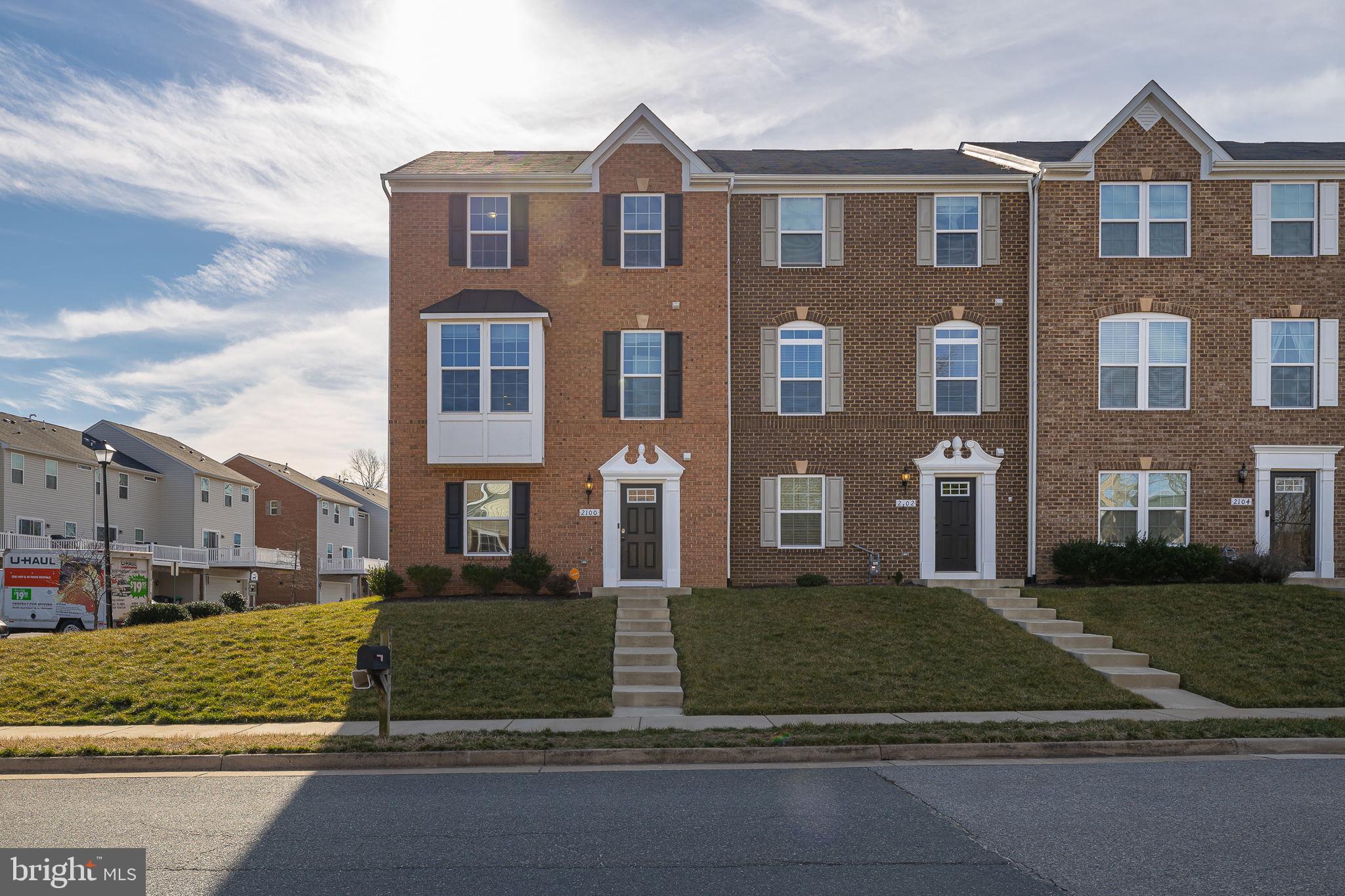 GOVERNORS ROW - Residential