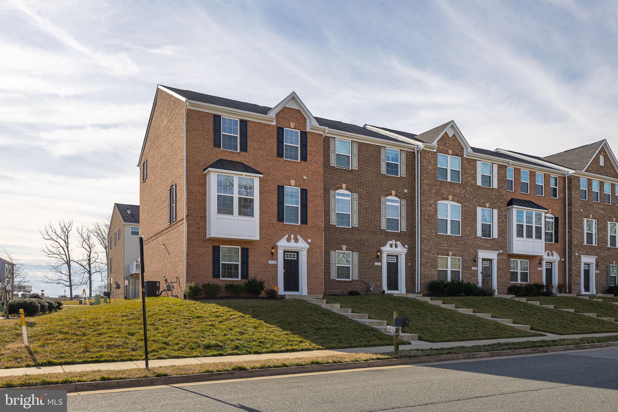 GOVERNORS ROW - Residential