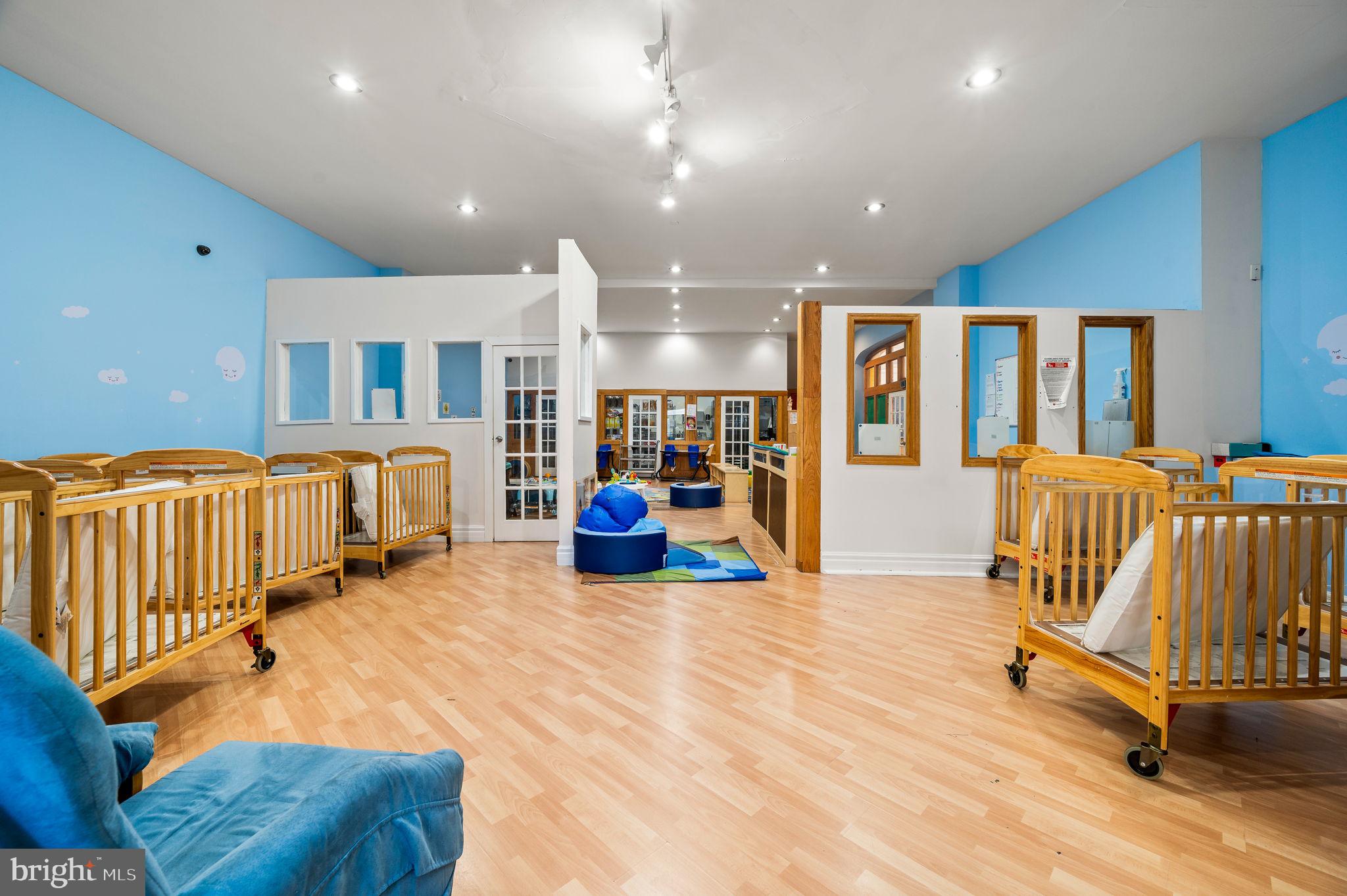 NORTHERN LIBERTIES - Commercial Sale