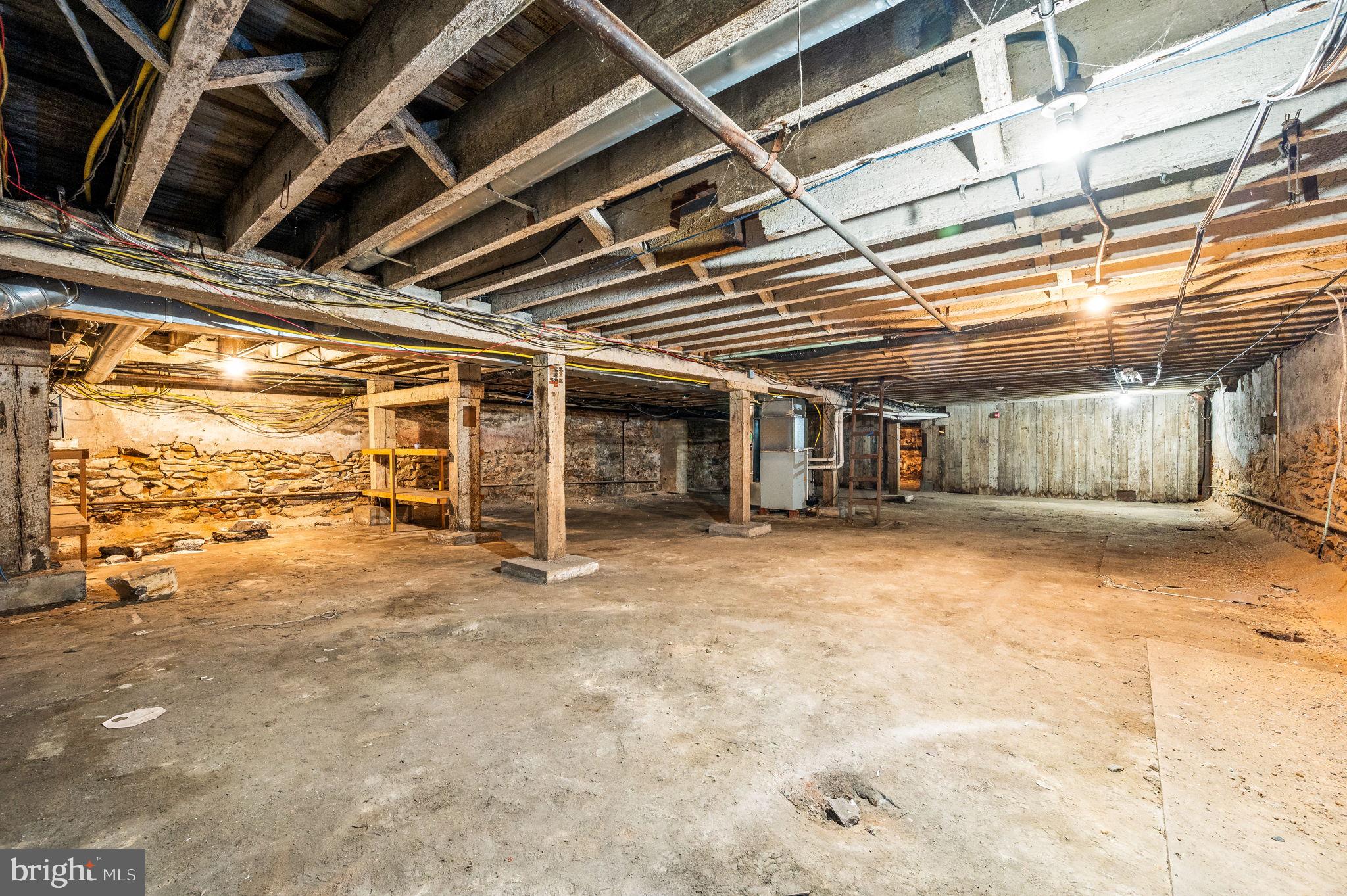 NORTHERN LIBERTIES - Commercial Sale