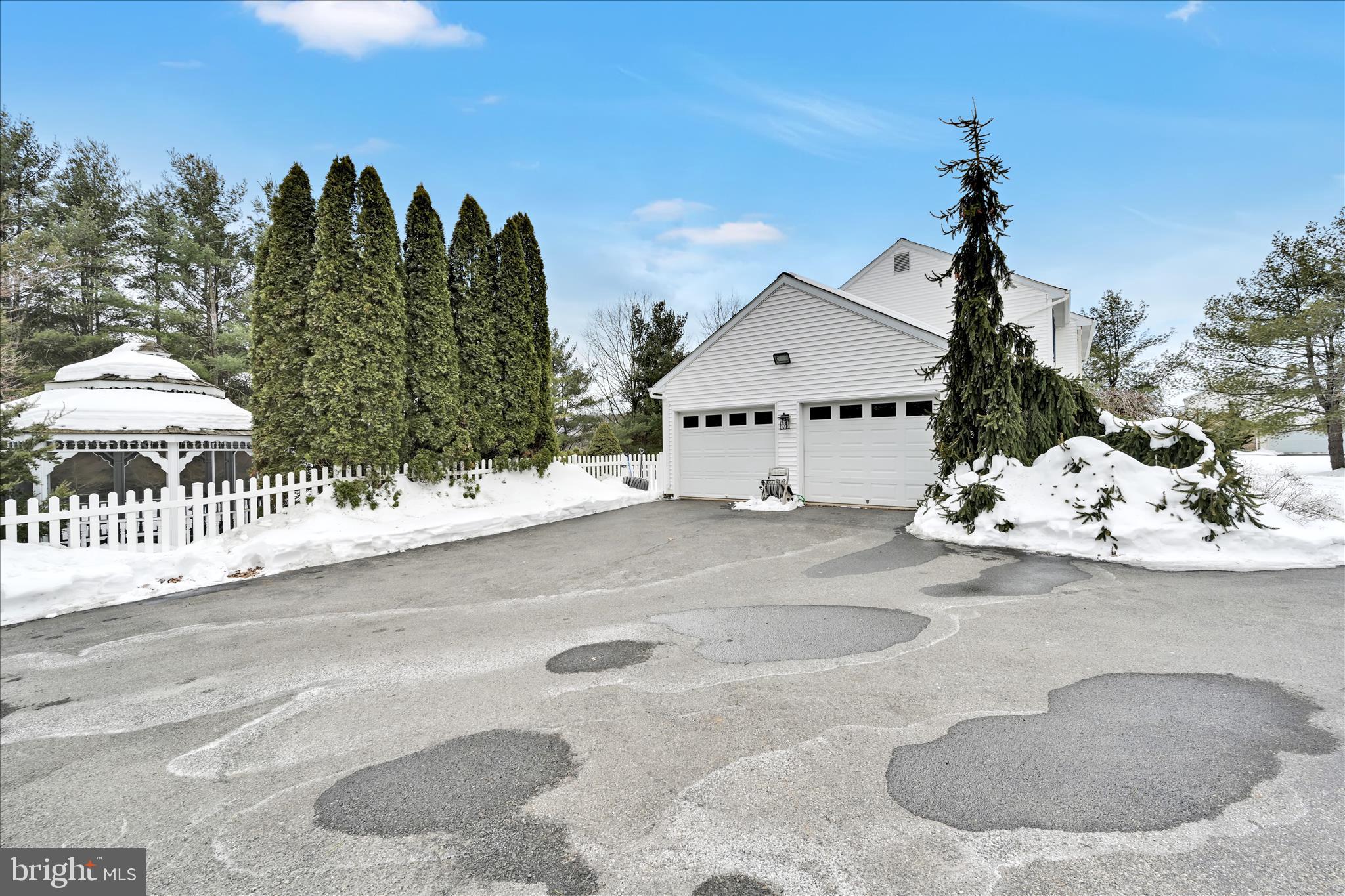 PINE BROOK - Residential