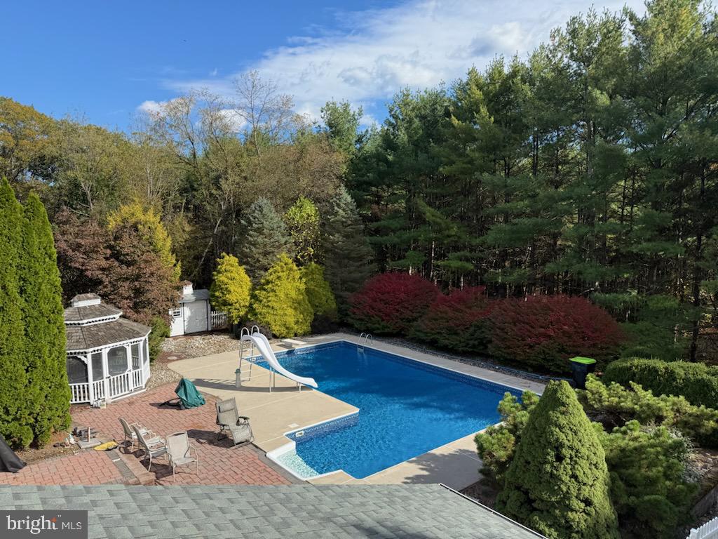 PINE BROOK - Residential