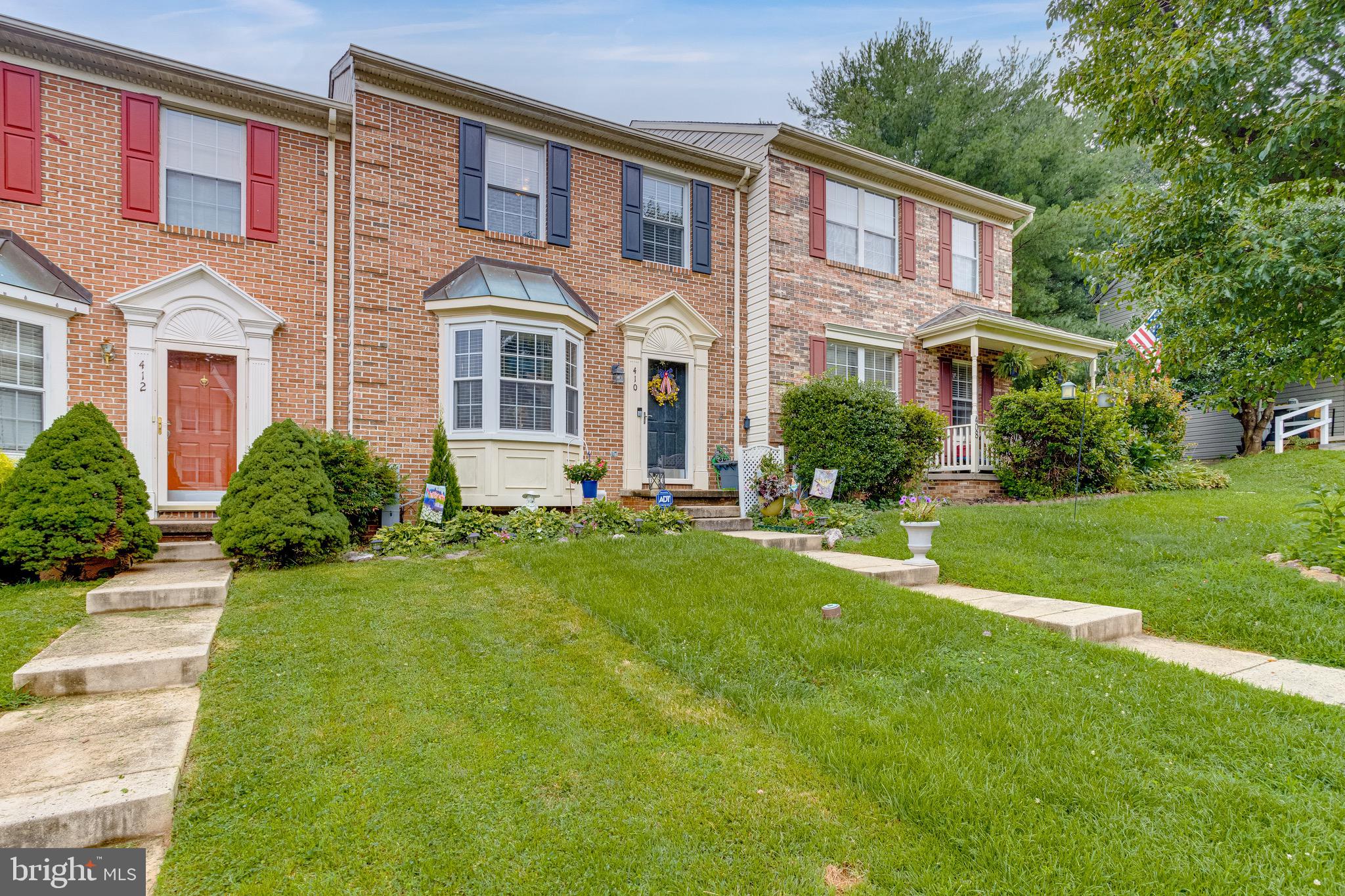 CONSTANT FRIENDSHIP - Residential