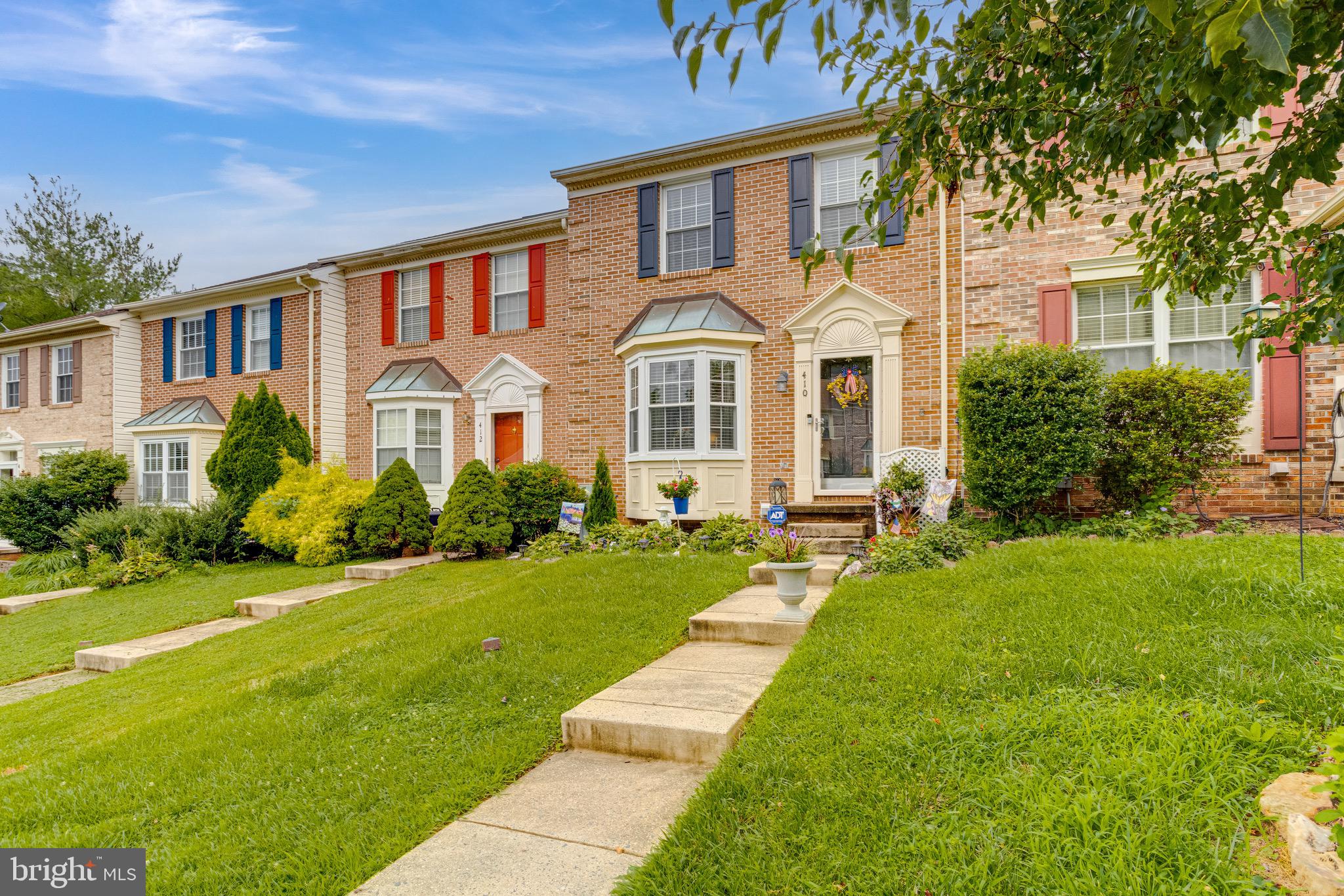 CONSTANT FRIENDSHIP - Residential