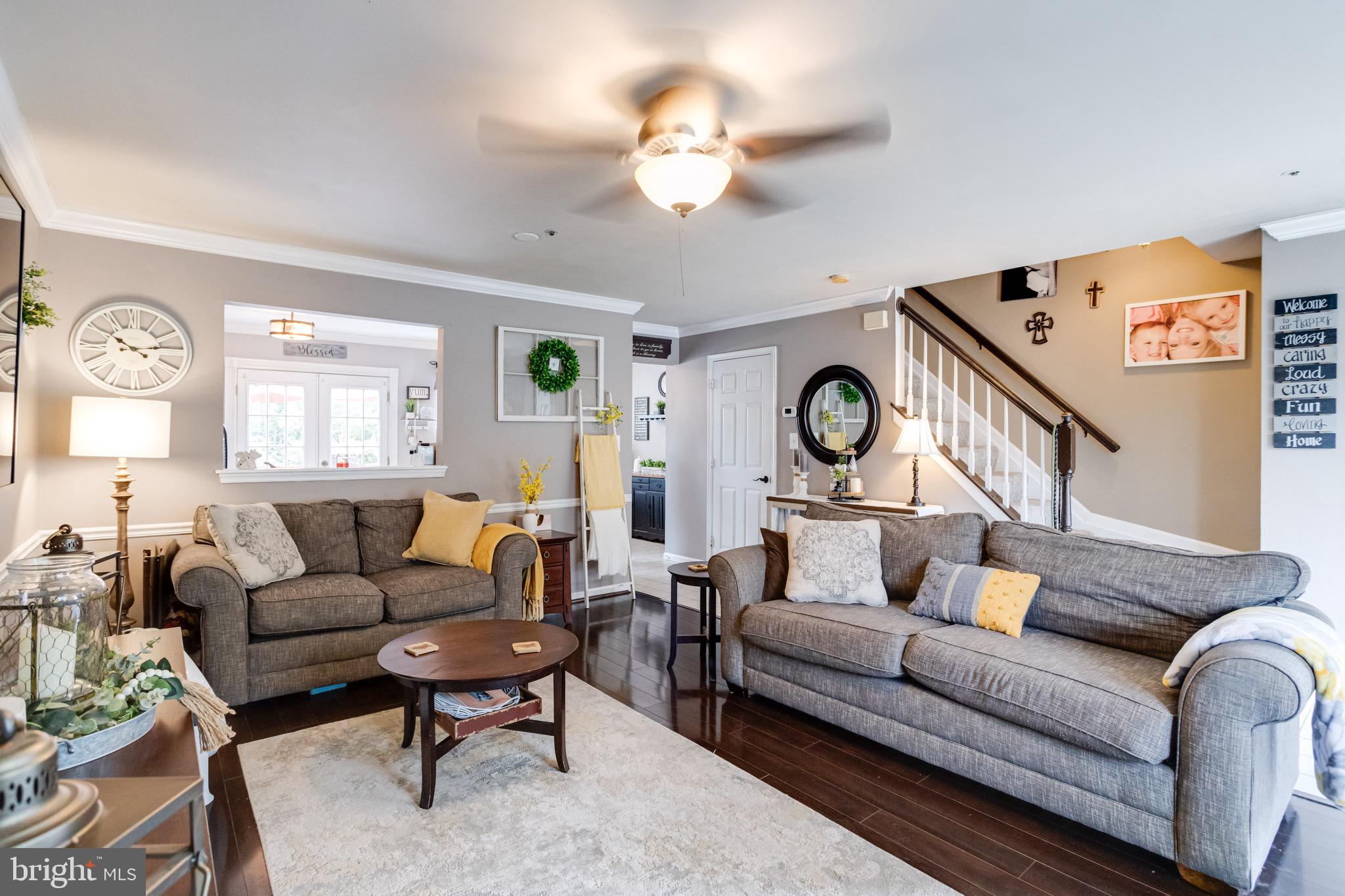 CONSTANT FRIENDSHIP - Residential