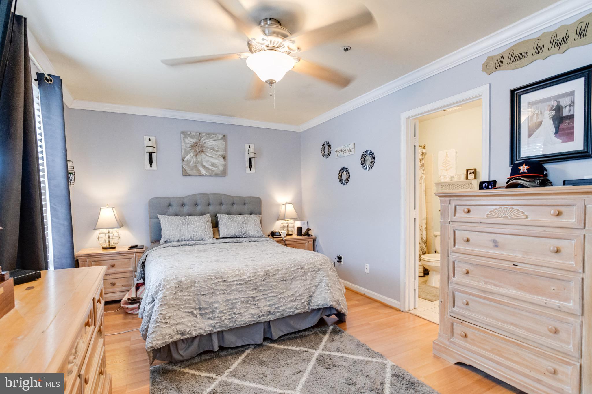 CONSTANT FRIENDSHIP - Residential