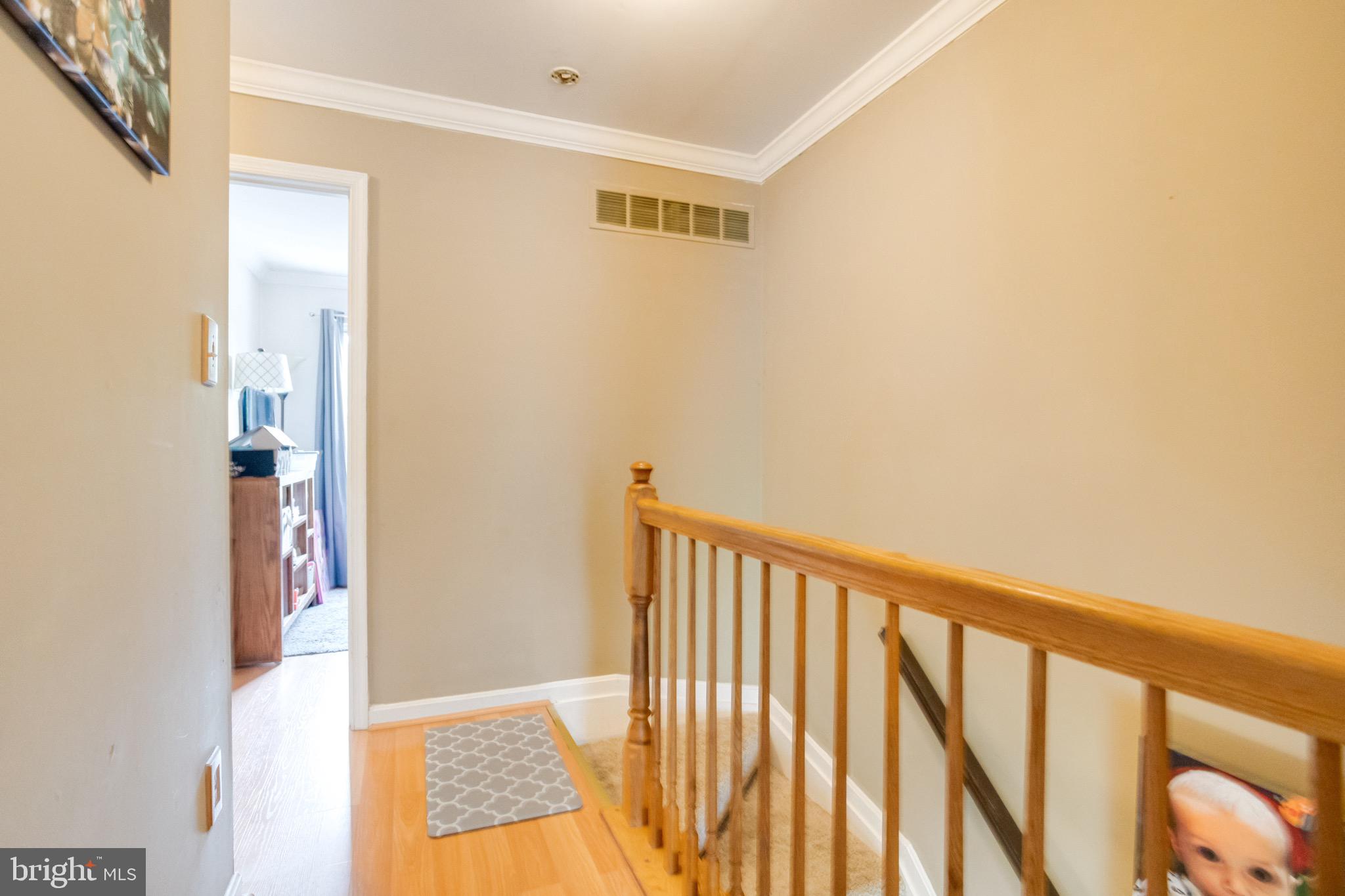 CONSTANT FRIENDSHIP - Residential