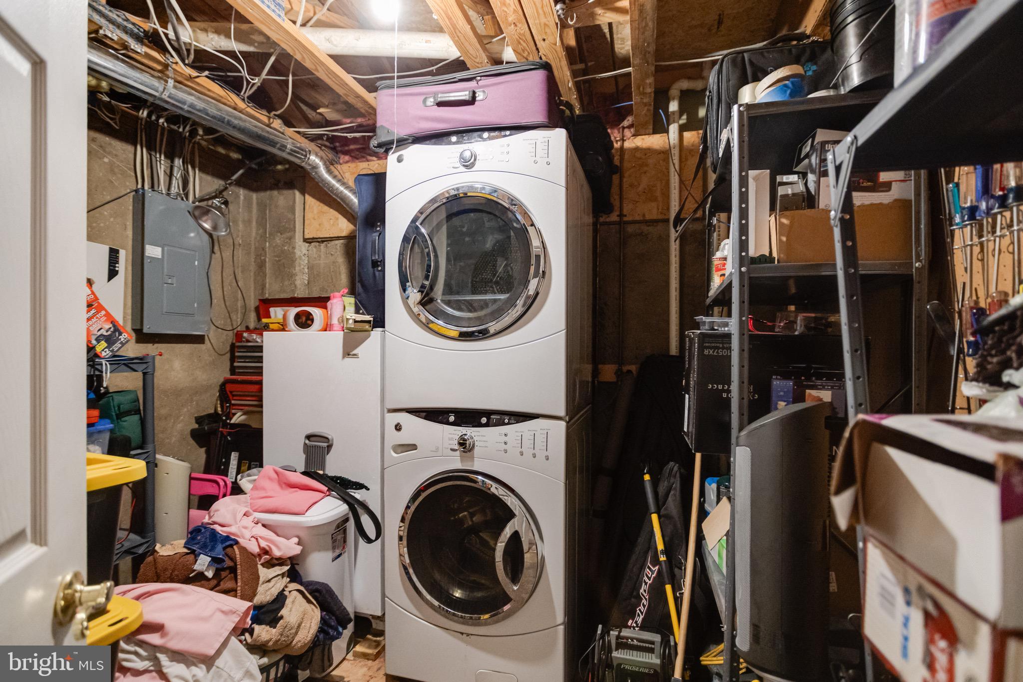 CONSTANT FRIENDSHIP - Residential