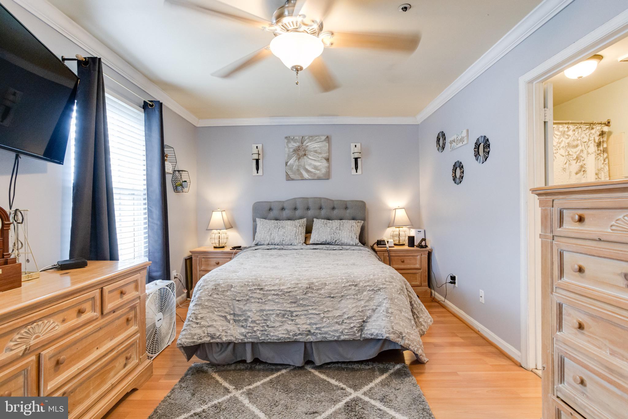 CONSTANT FRIENDSHIP - Residential