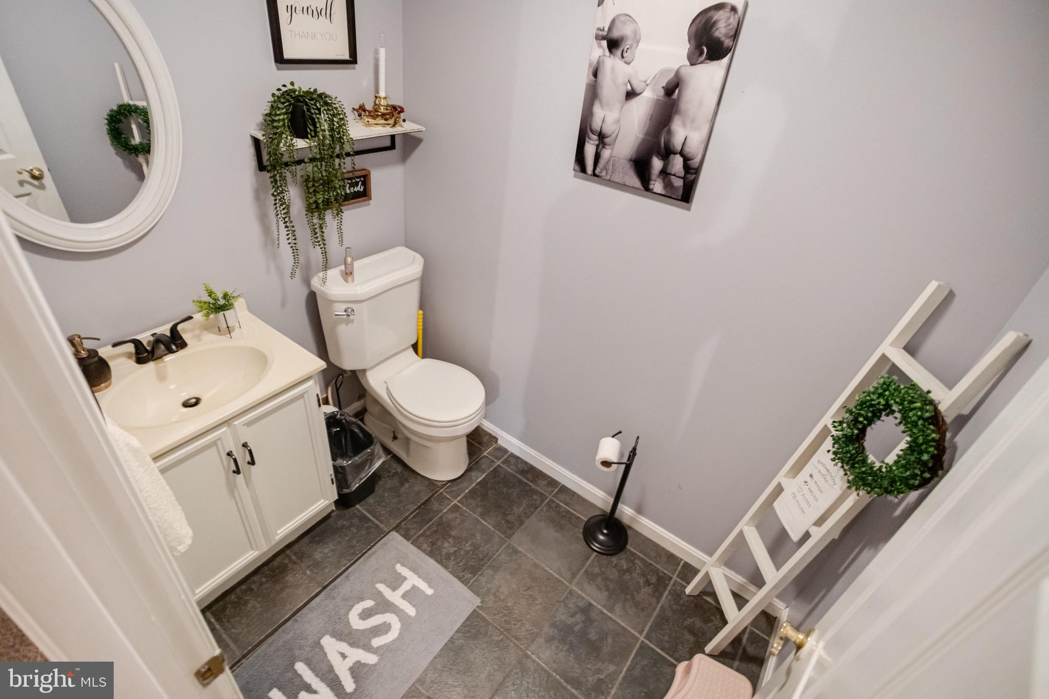 CONSTANT FRIENDSHIP - Residential