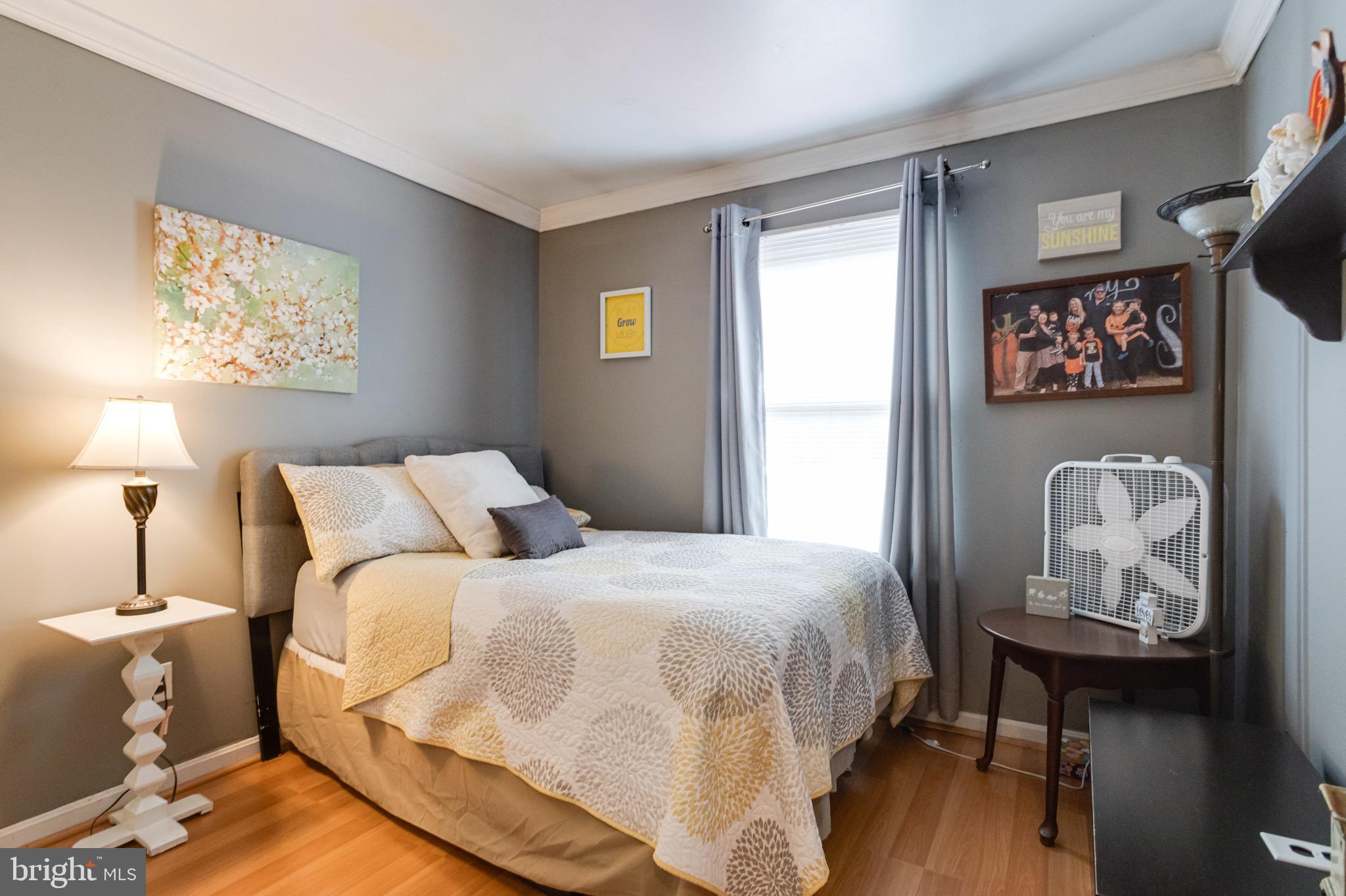 CONSTANT FRIENDSHIP - Residential