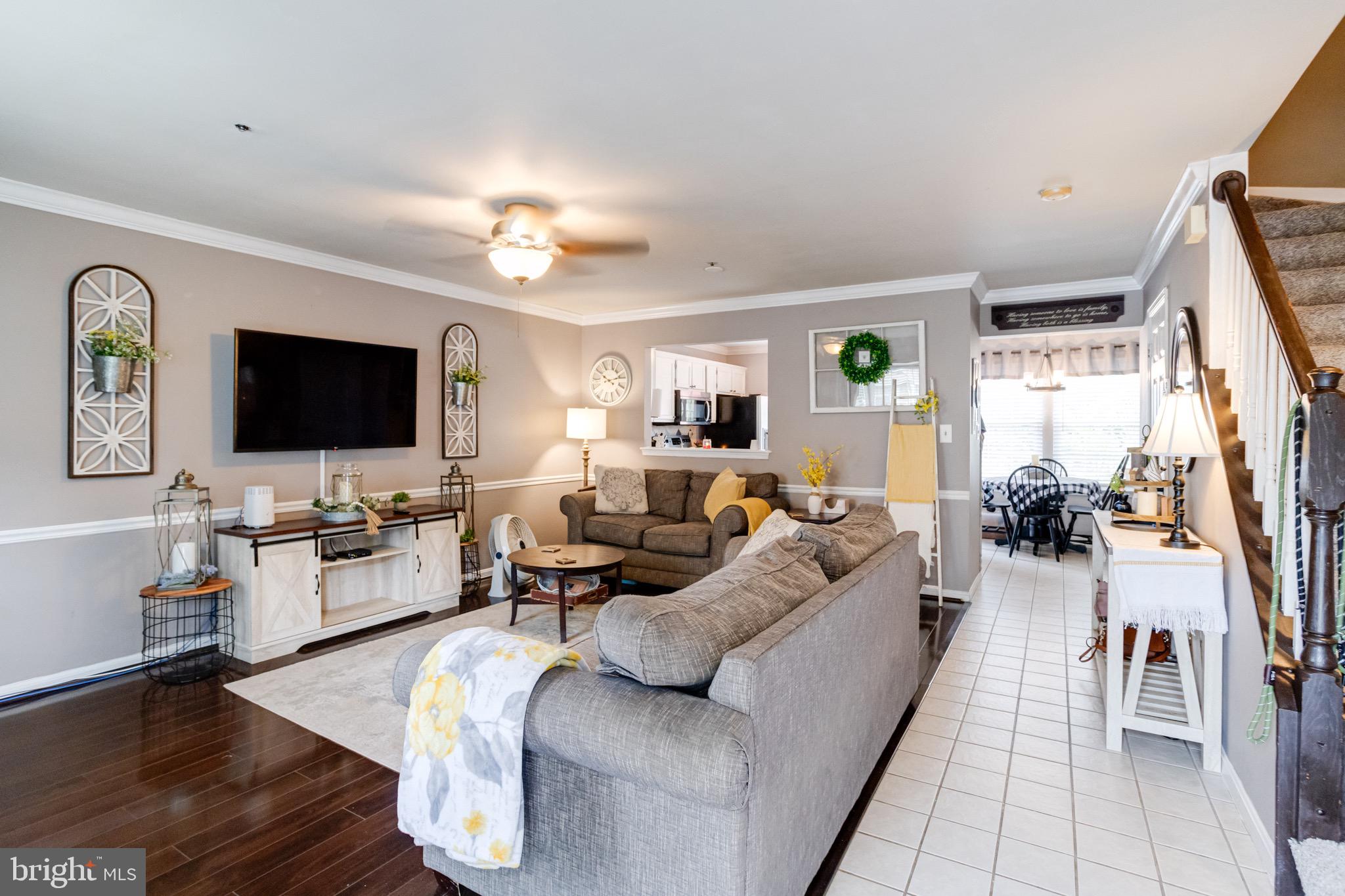 CONSTANT FRIENDSHIP - Residential