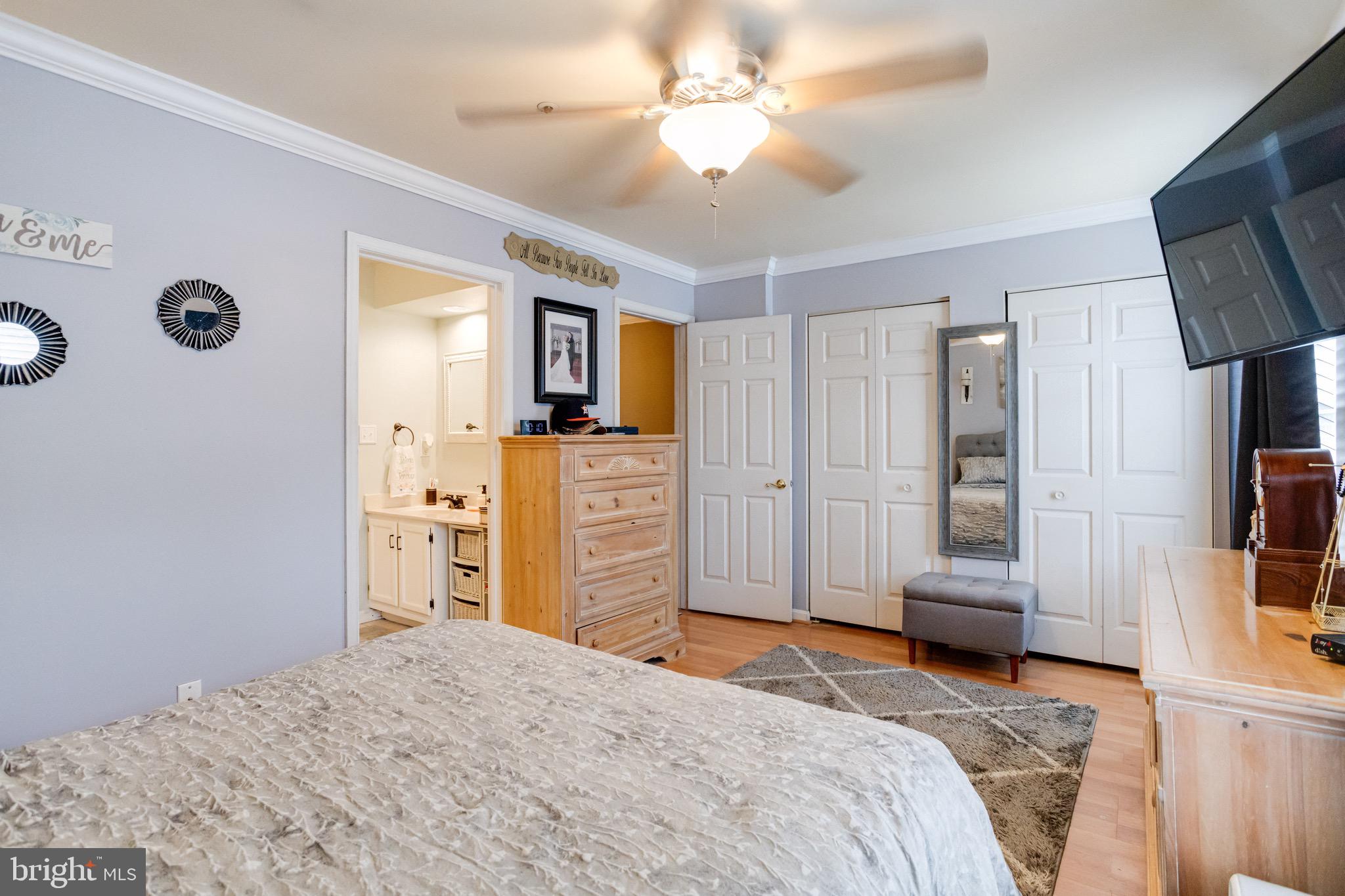 CONSTANT FRIENDSHIP - Residential