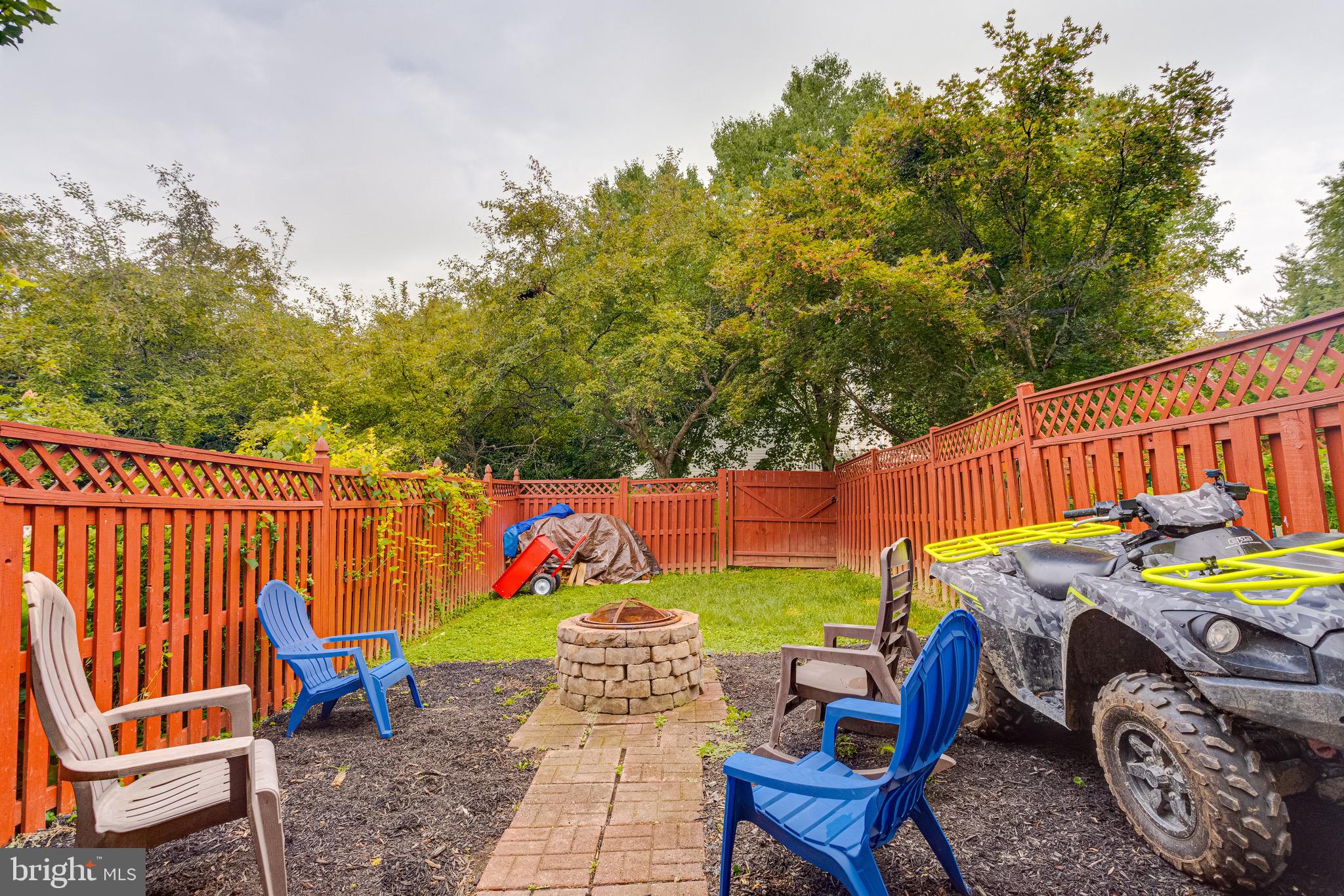 CONSTANT FRIENDSHIP - Residential