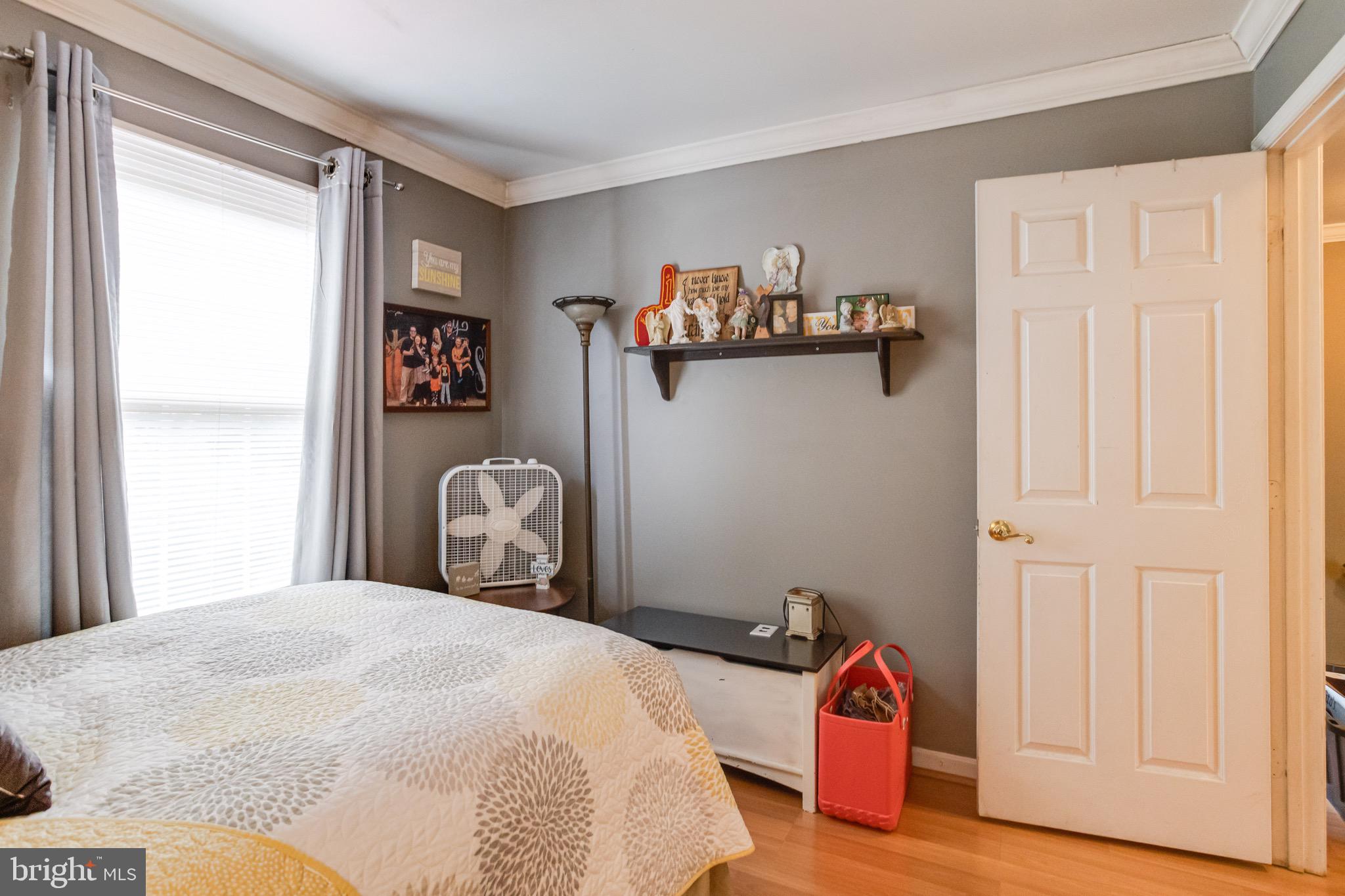 CONSTANT FRIENDSHIP - Residential