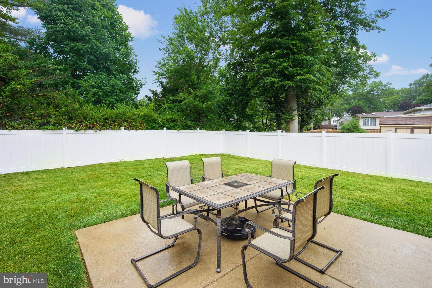 MANOR WOODS - Residential