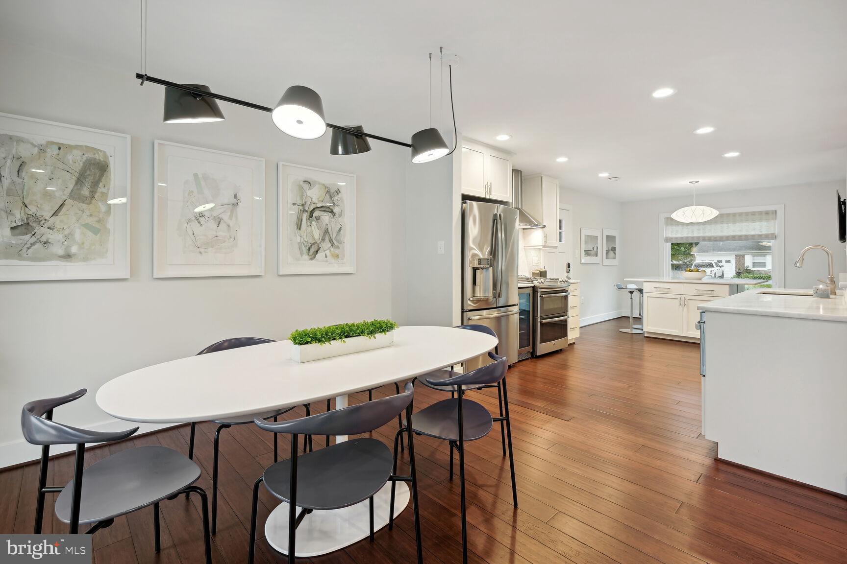 MANOR WOODS - Residential