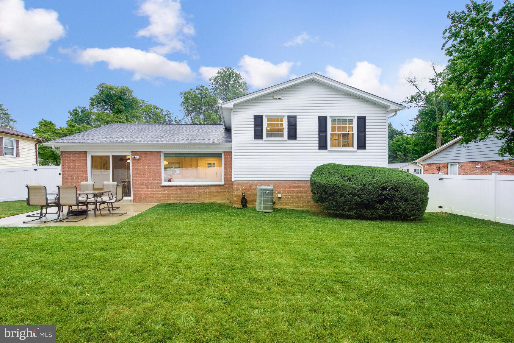 MANOR WOODS - Residential