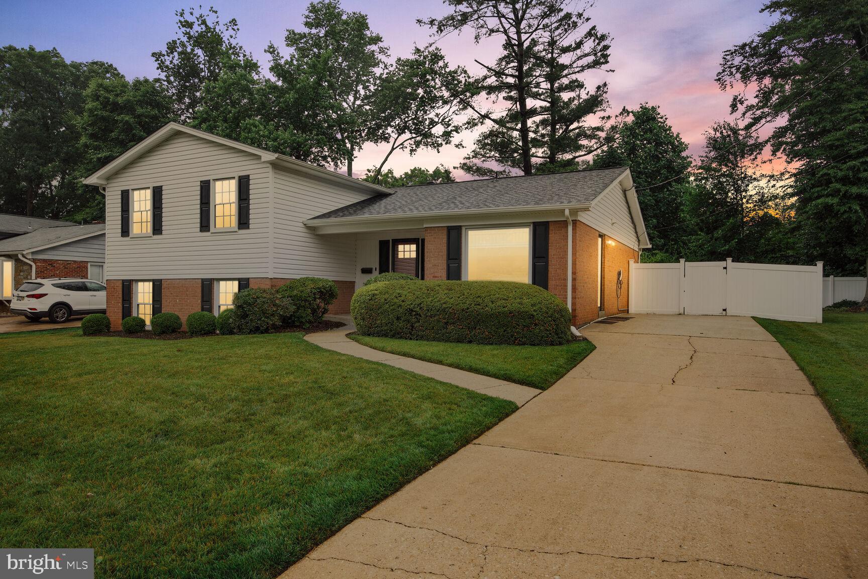 MANOR WOODS - Residential