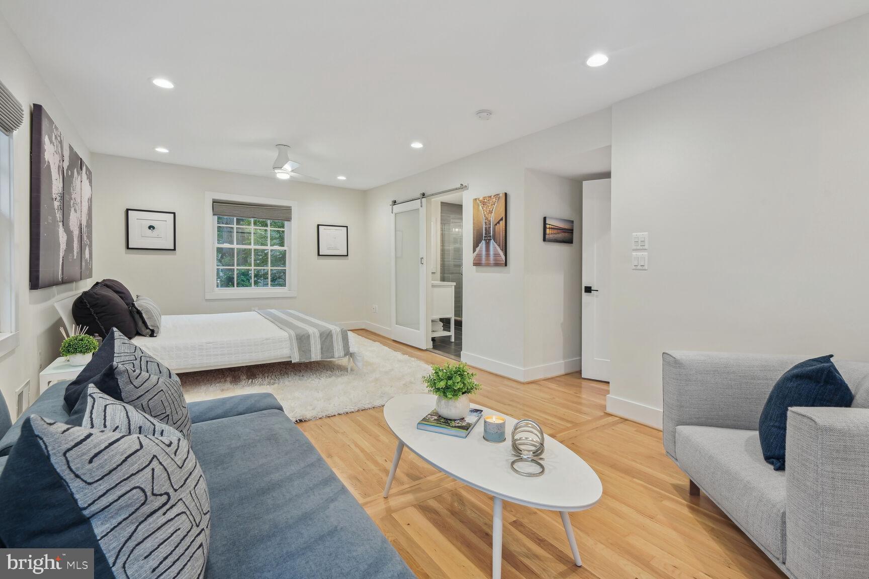 MANOR WOODS - Residential