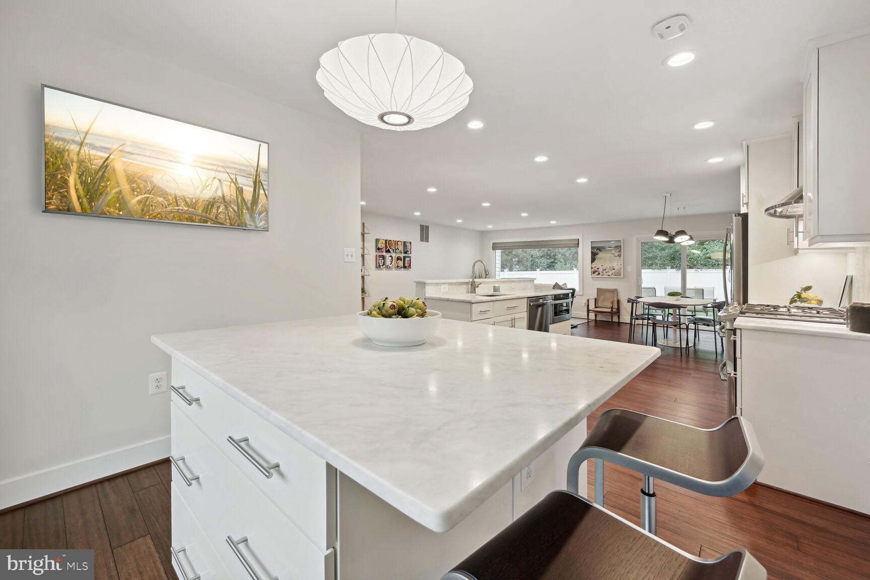 MANOR WOODS - Residential