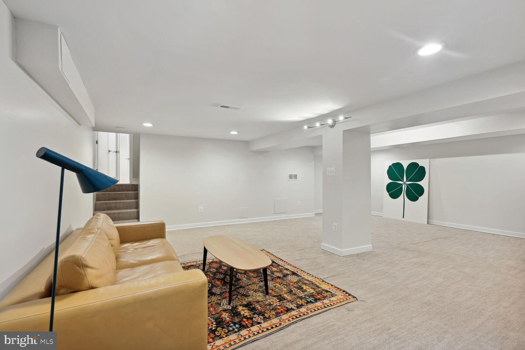 MANOR WOODS - Residential