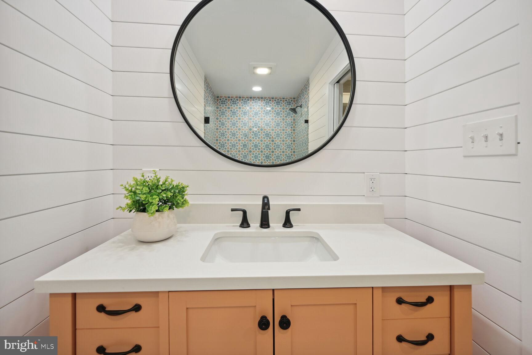 MANOR WOODS - Residential