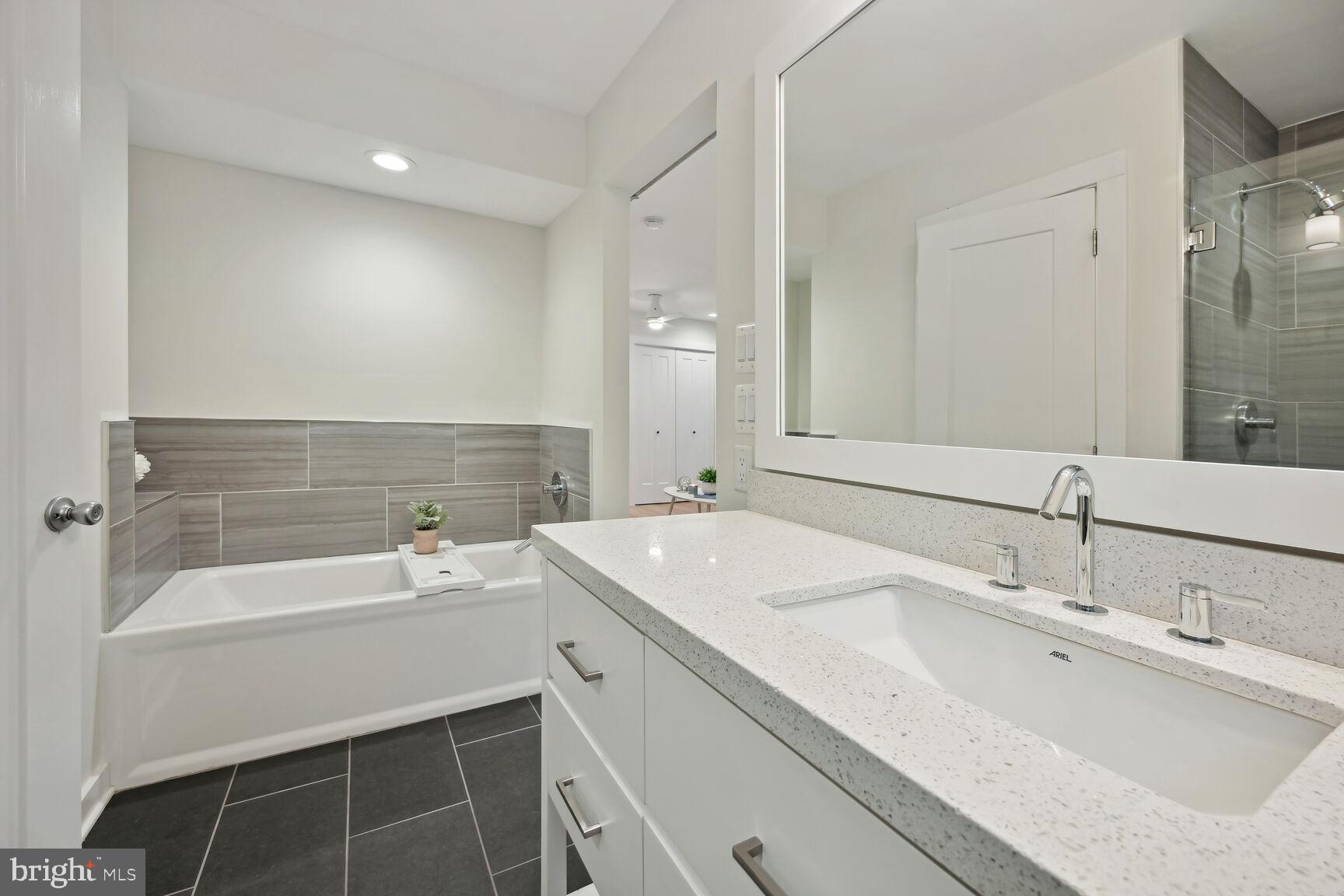 MANOR WOODS - Residential