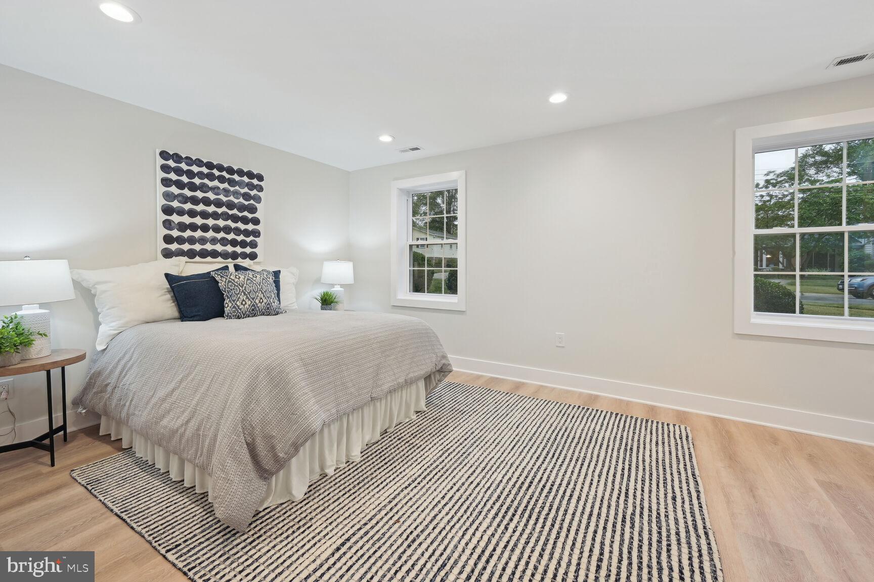 MANOR WOODS - Residential