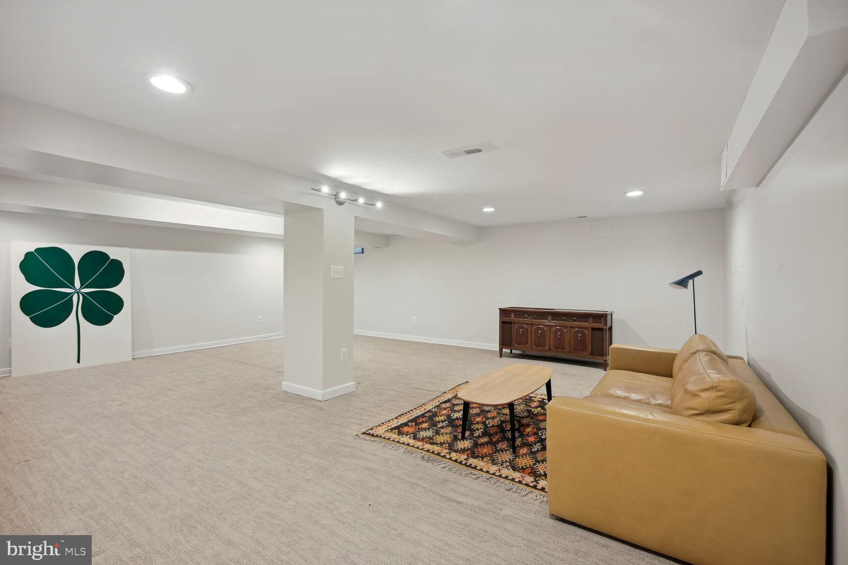 MANOR WOODS - Residential