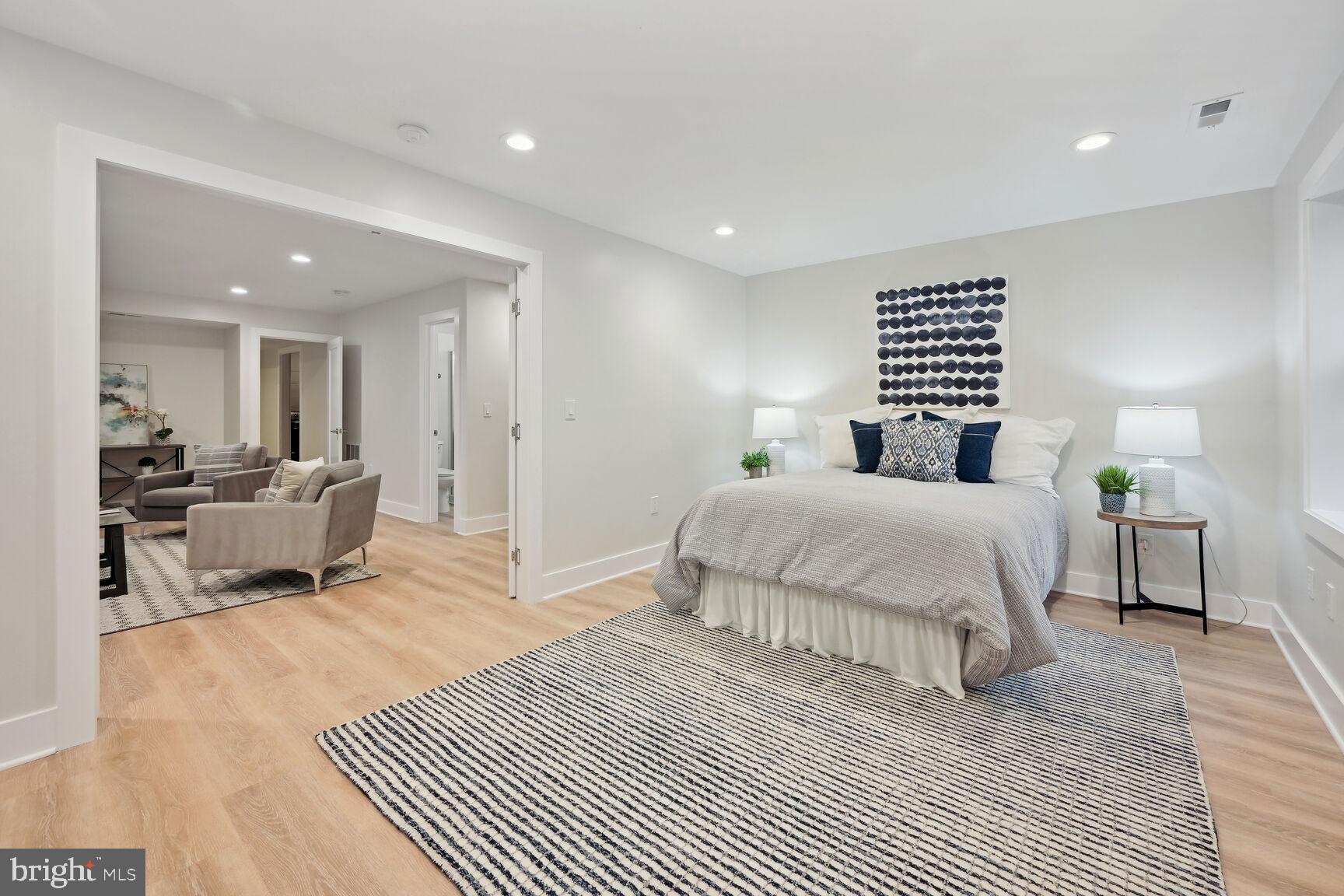 MANOR WOODS - Residential