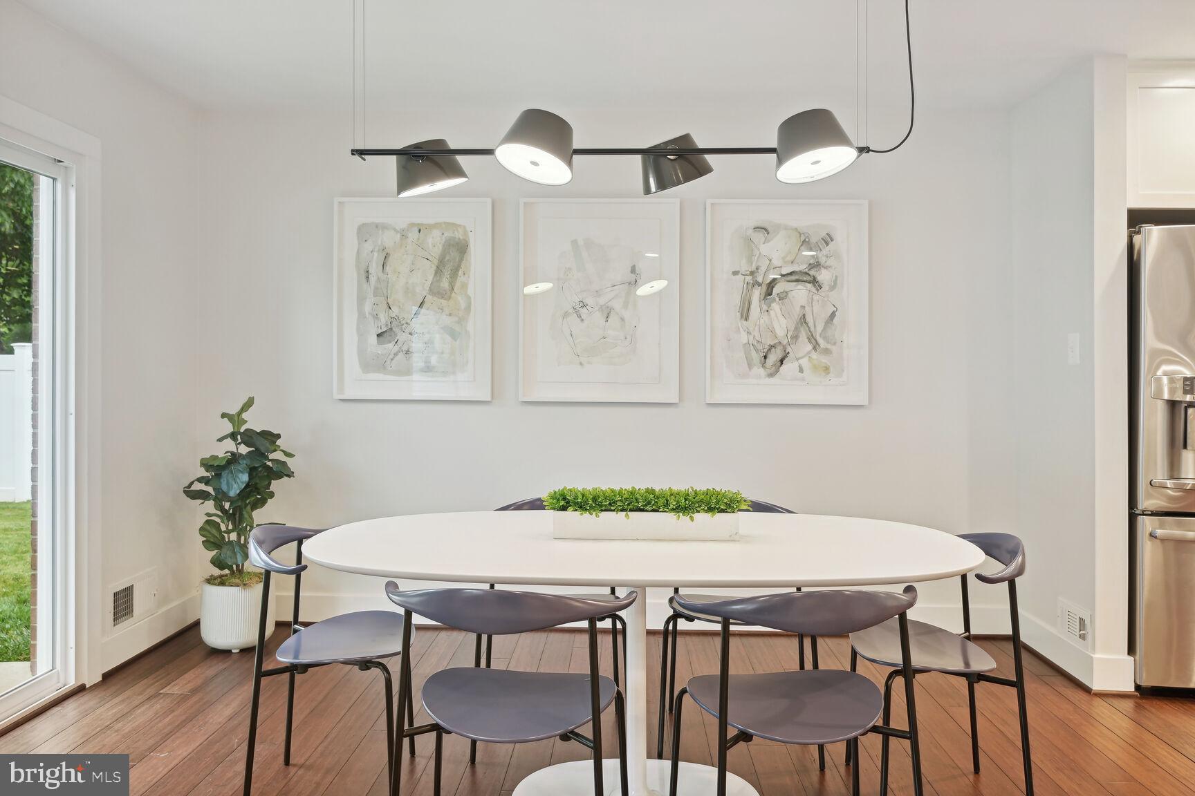 MANOR WOODS - Residential