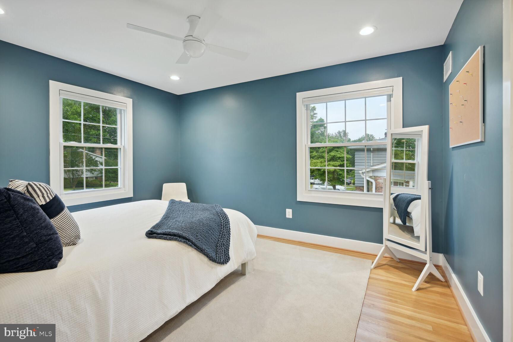 MANOR WOODS - Residential