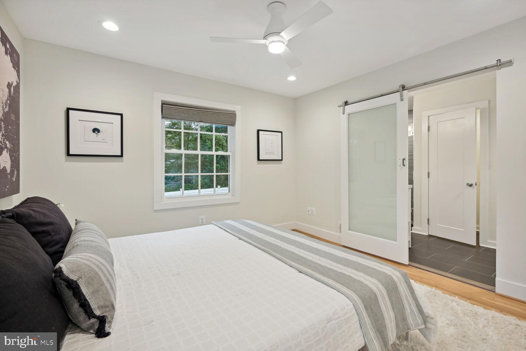 MANOR WOODS - Residential