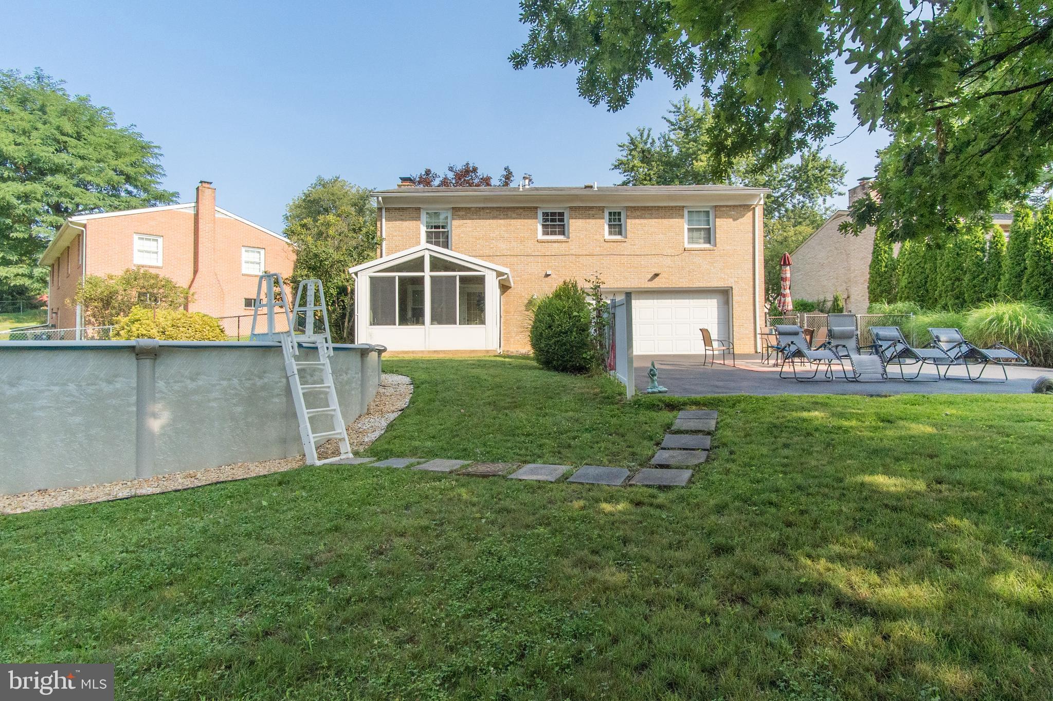 HALFWAY - Residential