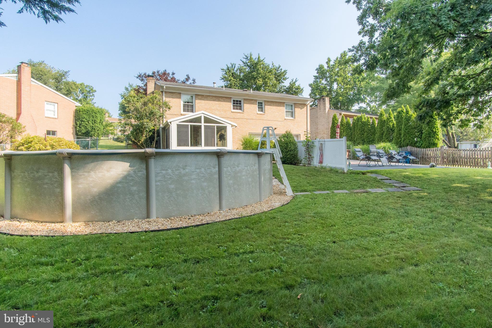 HALFWAY - Residential